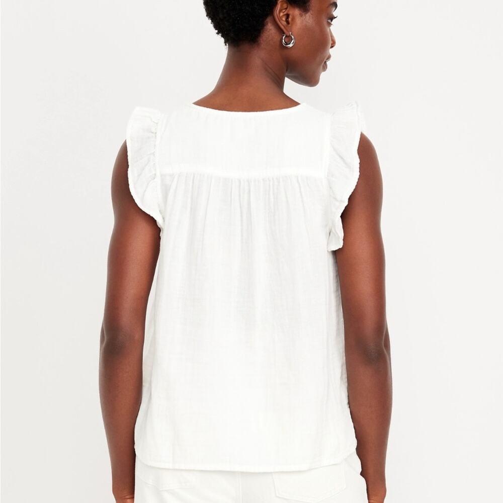 Old Navy White Lilies Sleeveless Crinkle Gauze Top - Picture 6 of 10